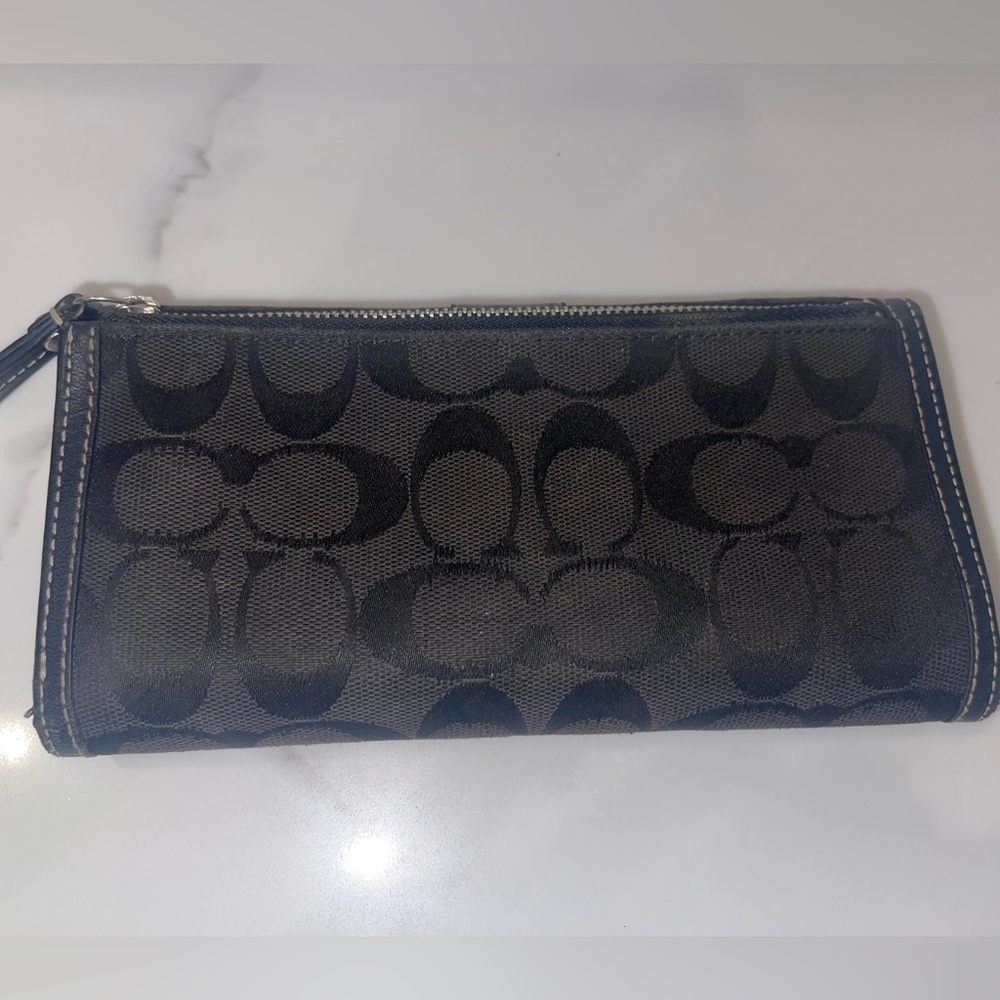 Authentic Coach wallet - Picture 8 of 11